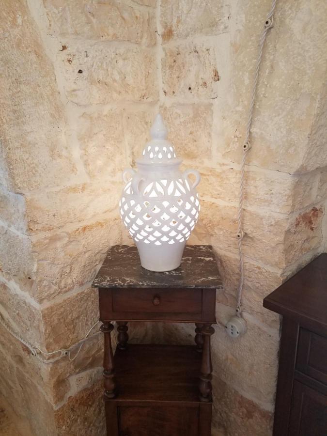 Antico Trullo Immerso Nella Campagna Alberobello Eksteriør billede